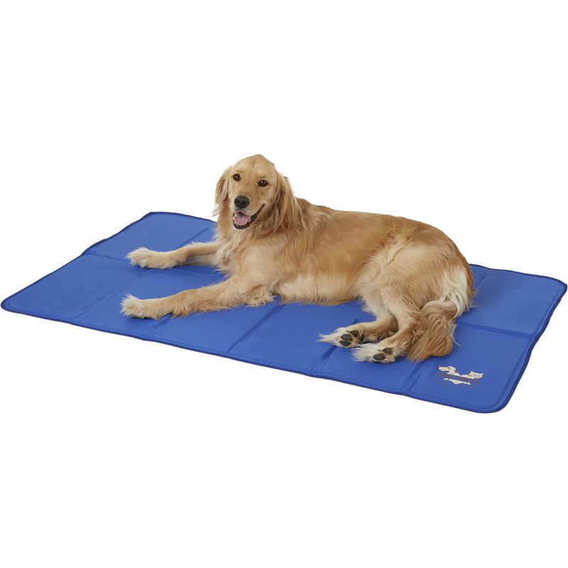 La alfombra refrescante para mascotas es perfecta para los días caninos del verano.